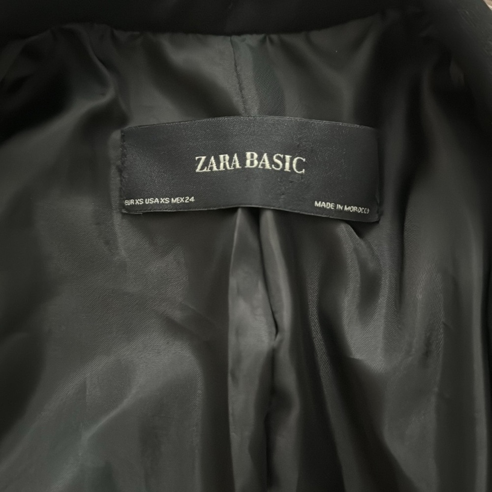 Blazer - Picture 4 of 5